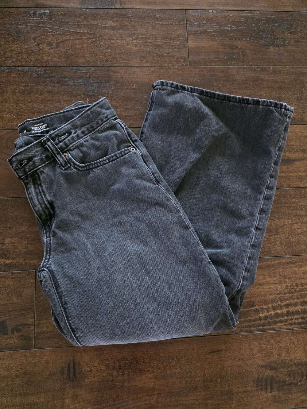 Old Navy Super Baggy Wide Leg Jeans Size 12